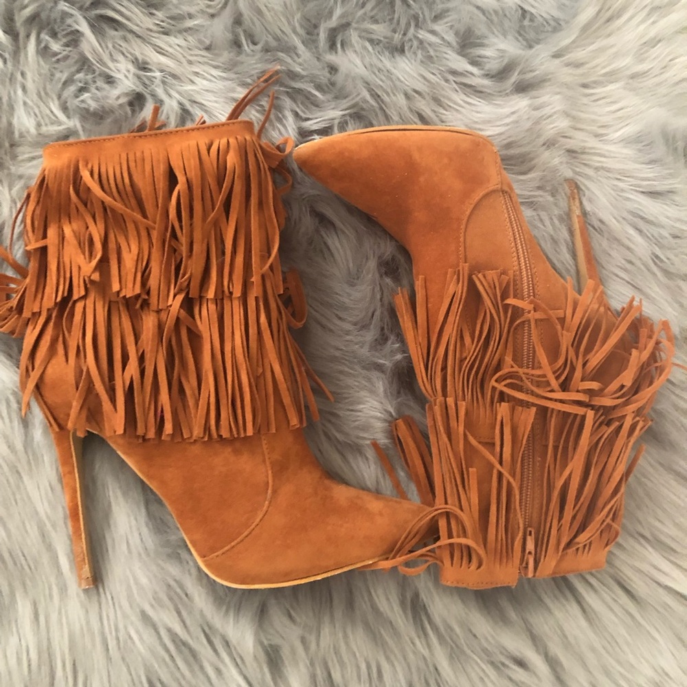 Fringe boot